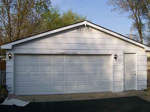2nd image of 2408 E Grand Ave