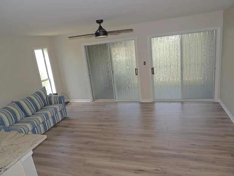 925 Fairwood Lakes Ln #25-A — Photo 3