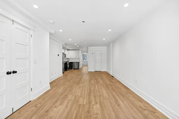 Rented by Compass | media 10