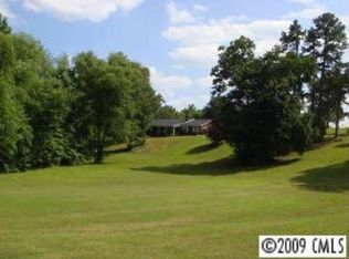 3033 N Olivers Xrd, Newton, NC 28658