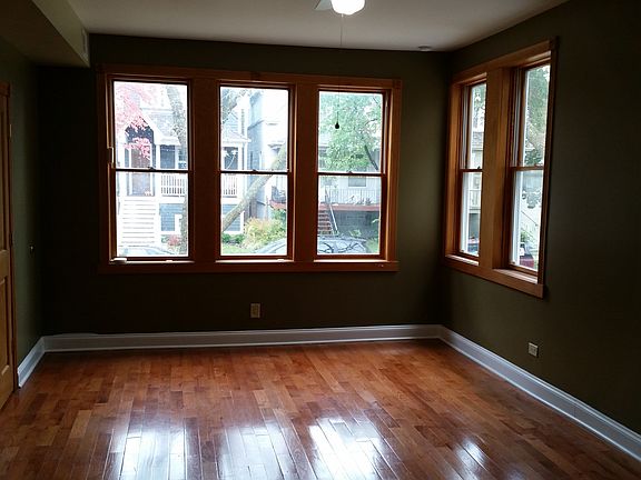 3rd image of 2253 W Berwyn Ave #1