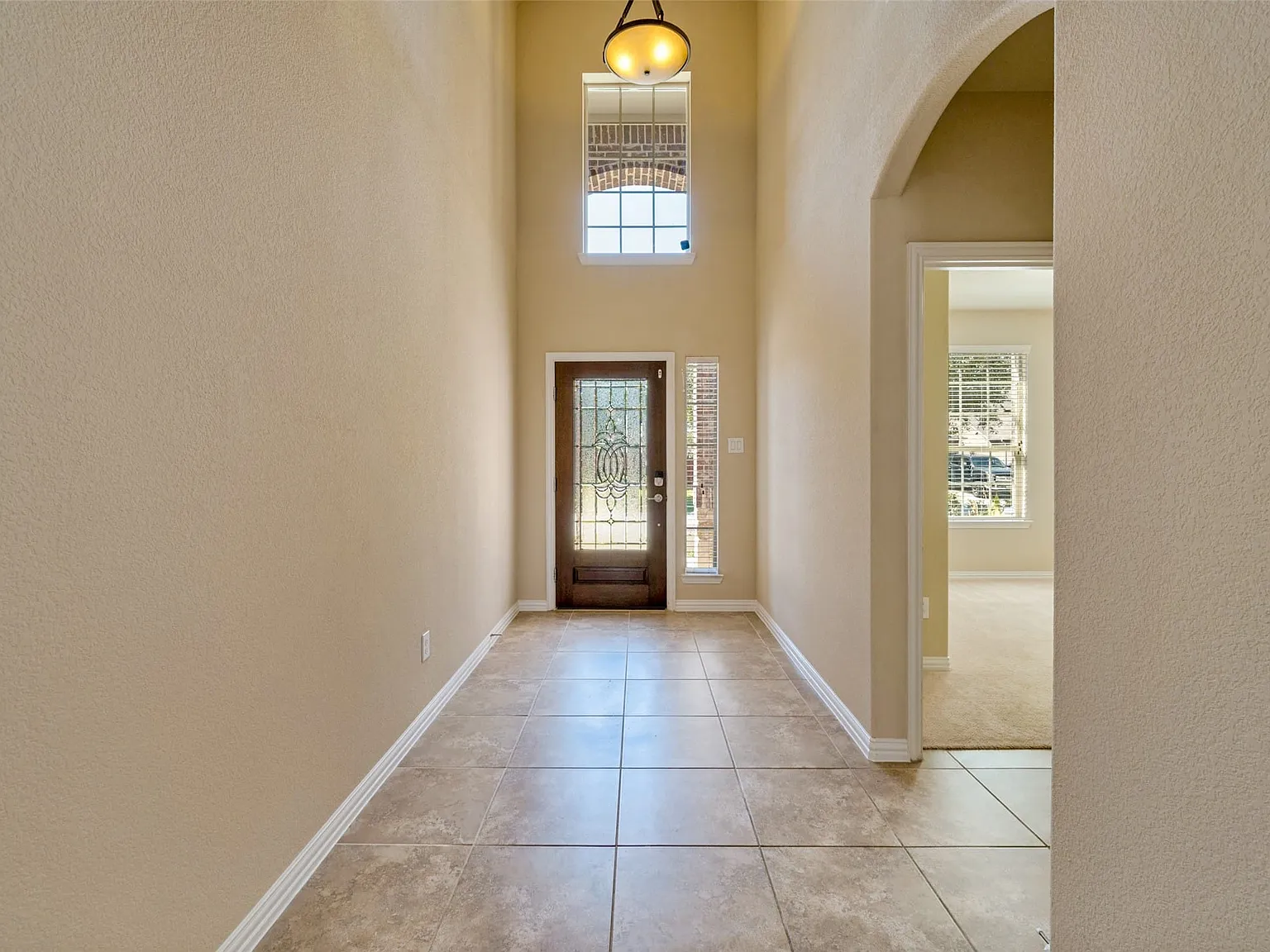 4 bed, 3.0 bath, 2750 sqft, $3,100 — Photo 4