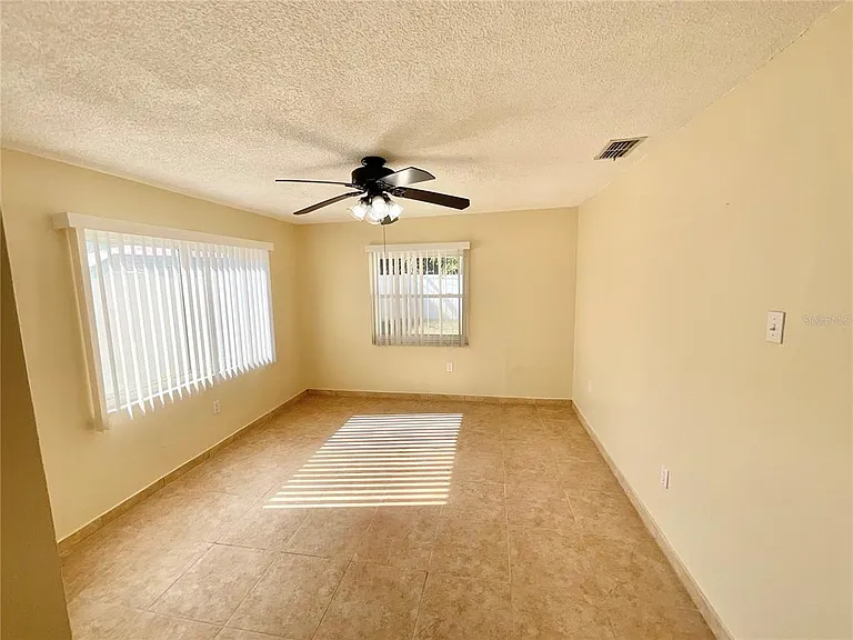 3127 Corona Dr — Photo 9