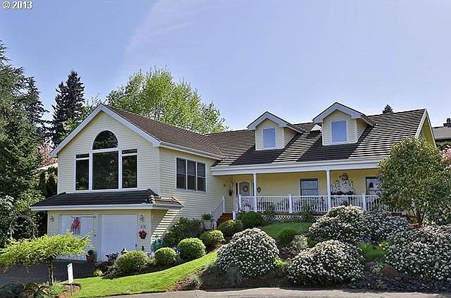 Custom built 3 bedroom home high on the hill with Valley and Mountain views. The interior has glorious vaulted ceilings, skylights and a large Family with viewing windows. Formal living and dining rooms and access to the covered deck for entertaining. The Master Suite also with vaulted ceilings and skylights with convenient access to the covered Hot Tub. This beautifully kept custom home is ideal for entertaining and peaceful living.  
