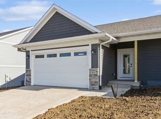 1001 Highland Trl, Solon, IA 52333