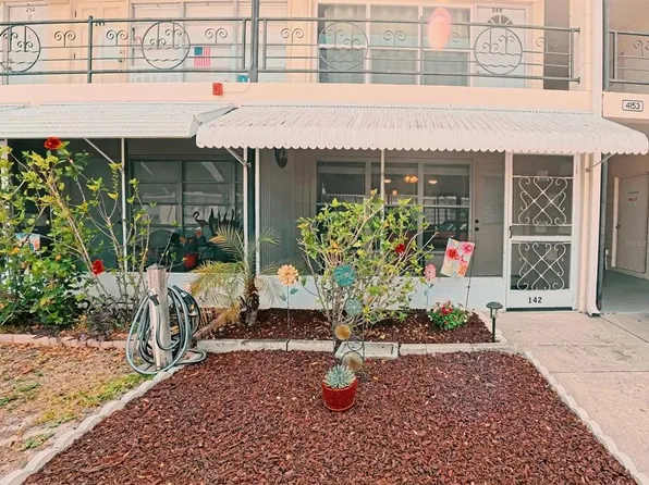4153 58th St N APT 142, Kenneth City, FL 33709
