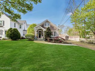 239 Middle Rd, Sayville, NY 11782