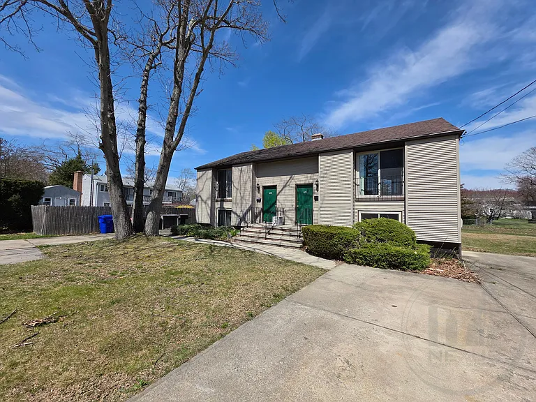 122-124 Rounds Ave — Photo 14