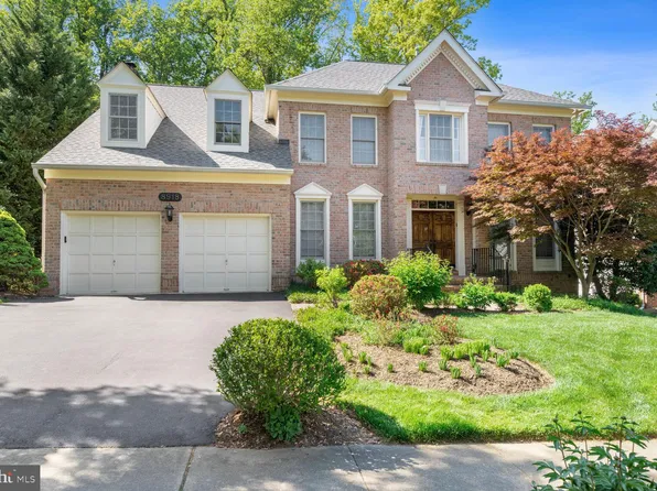 8918 Falls Farm Dr, Potomac, MD 20854