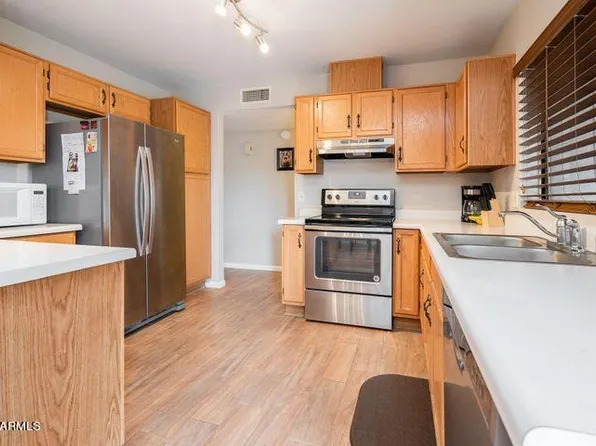 8826 W Diana Ave, Peoria, AZ 85345