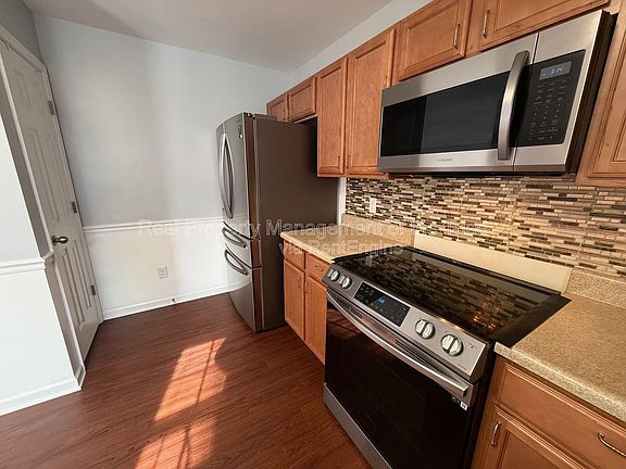 3rd image of 6519 Ashebrooke Dr