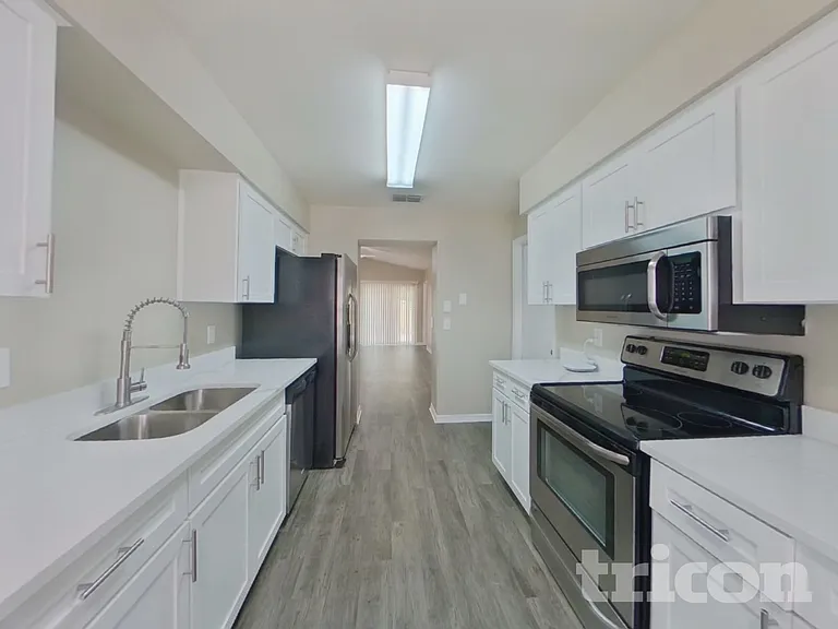 947 Sandywood Dr — Photo 5