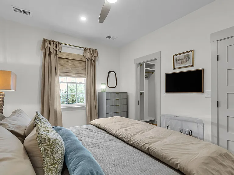 440 Sumter St — Photo 17