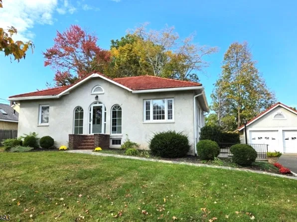 48 Bay St, Stirling, NJ 07980