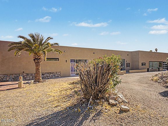 3rd image of 6060 N Camino Almonte