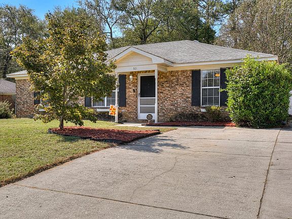 3rd image of 501 Elmwood Court