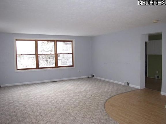 2nd image of 14736 Edgewater Dr