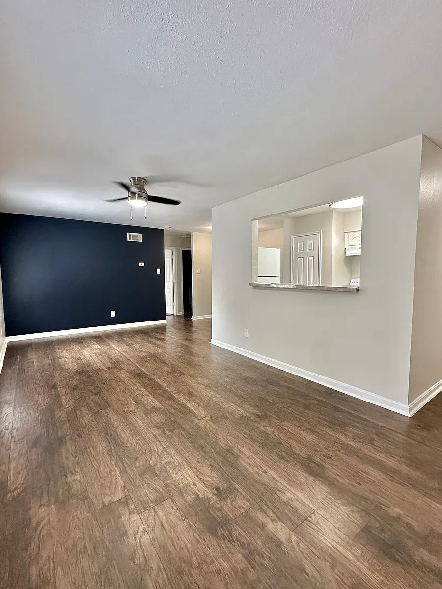 Building Photo - 316 E 12th St #201