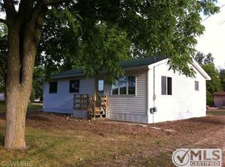 302 E North St, Edmore, MI 48829