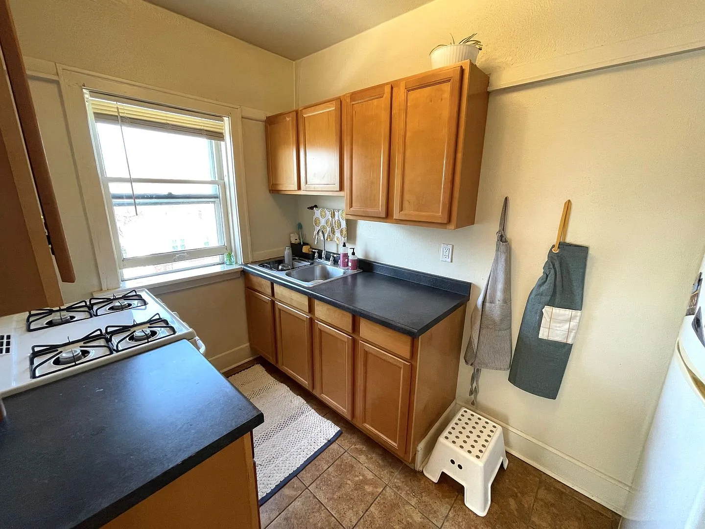 3825 N Oakland Ave — Photo 3
