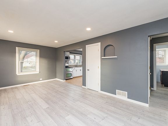 2nd image of 1115 N Berwick Blvd
