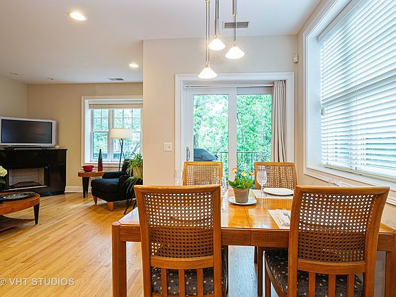 5th image of 707 W Barry Ave APT 304
