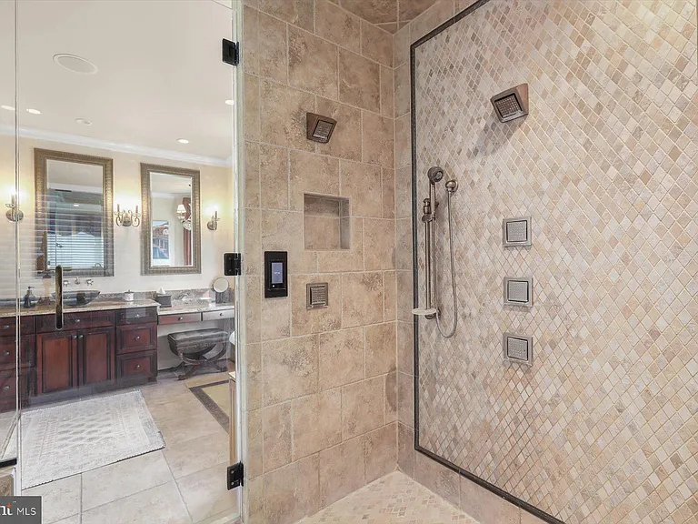 921 Valencia Ct #120 — Photo 46