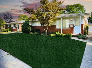 3861 Marian Dr, Trenton, MI 48183