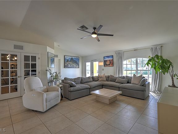5th image of 613 SW 21st Ln