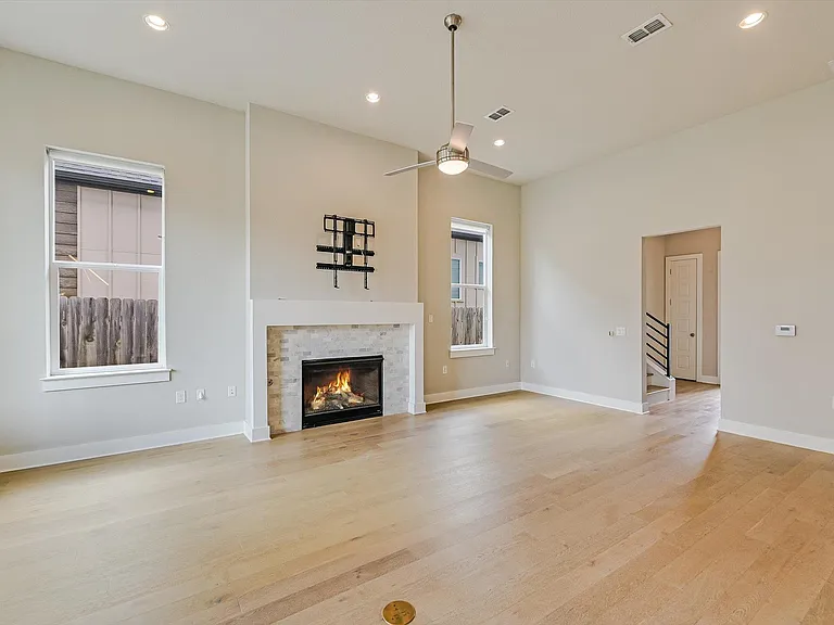 6133 Florencia Ln — Photo 3