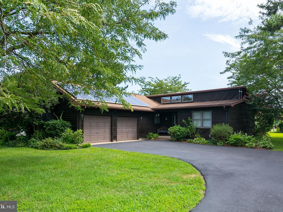 1st image of 25 Gainsborough Dr