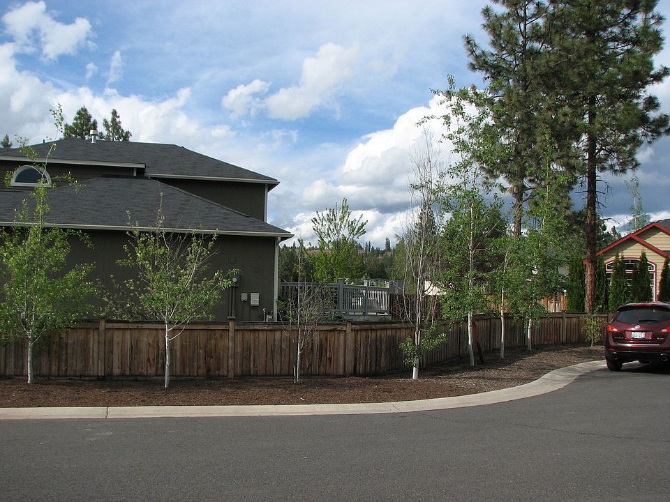 2nd image of 10108 N Parkside Dr