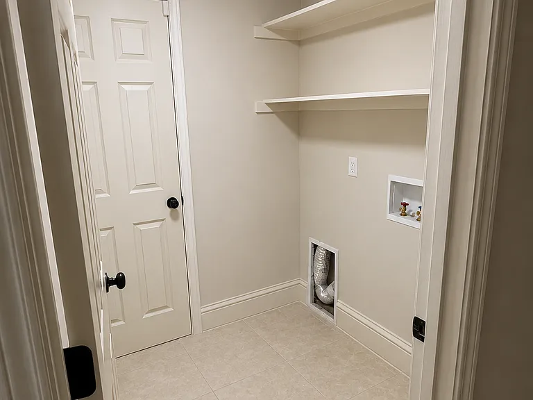 418 Newberry St — Photo 10