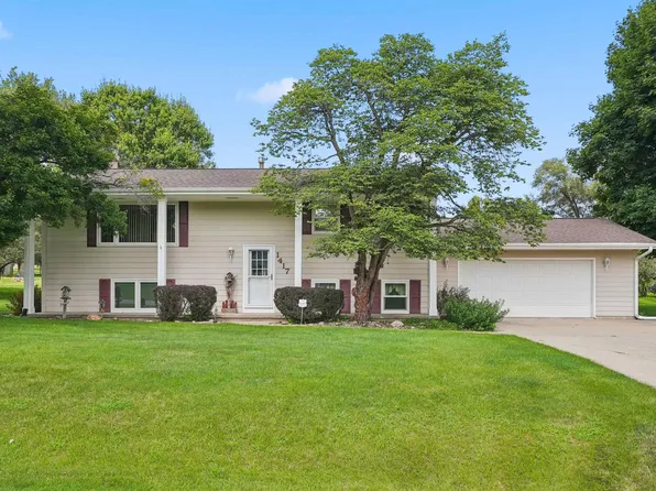 1417 Angus Dr, Waterloo, IA 50701