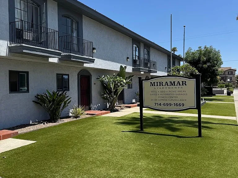 Miramar — Photo 16