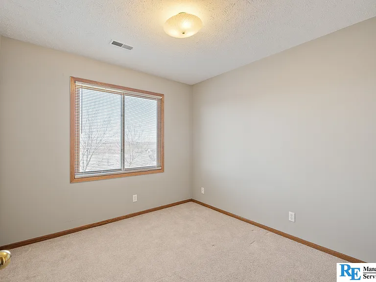 8920 N 81st Ave — Photo 14