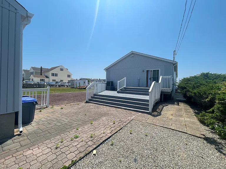31 Parkway — Photo 28