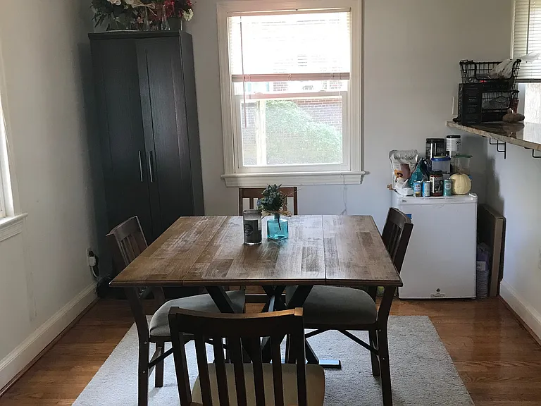 631 N Oakland St — Photo 4