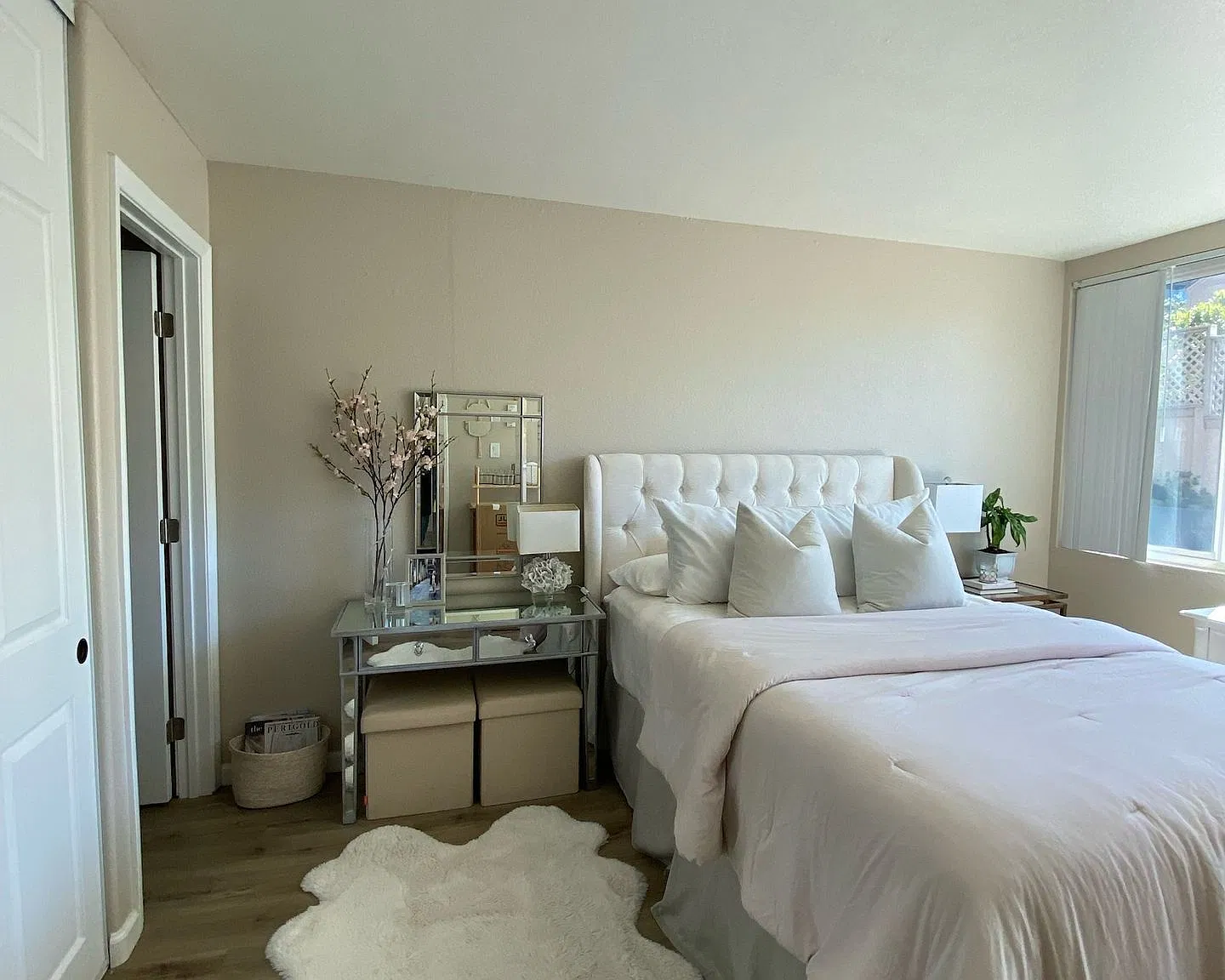 Los Arboles Apartments — Photo 2