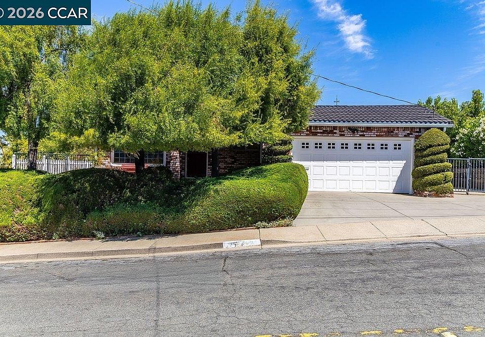 1st image of 75 Welle Rd