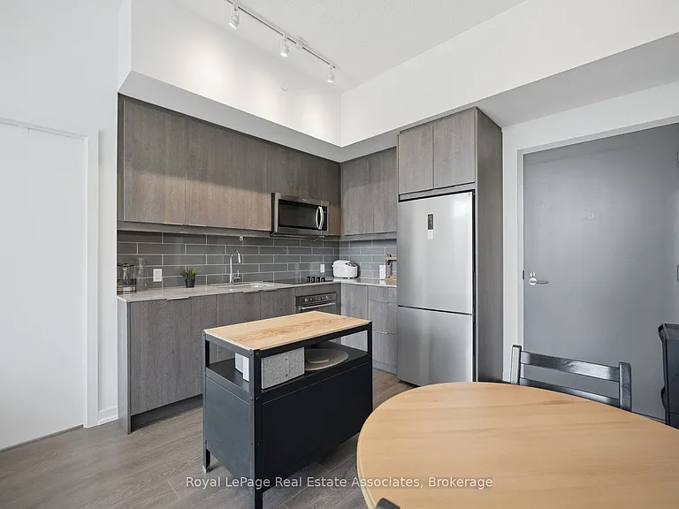 32 Forest Manor Rd #207 — Photo 9