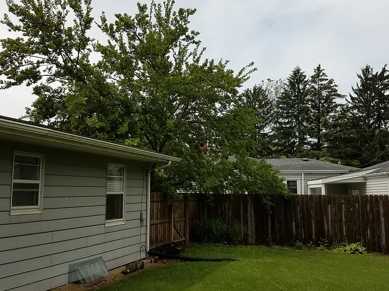 1279 Pontiac Rd — Photo 5