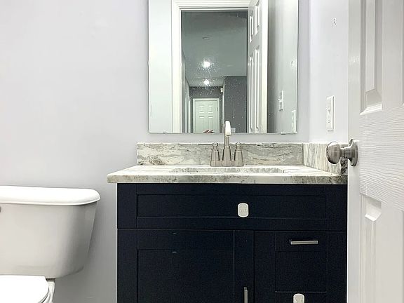 3rd image of 7051 Moon Ct