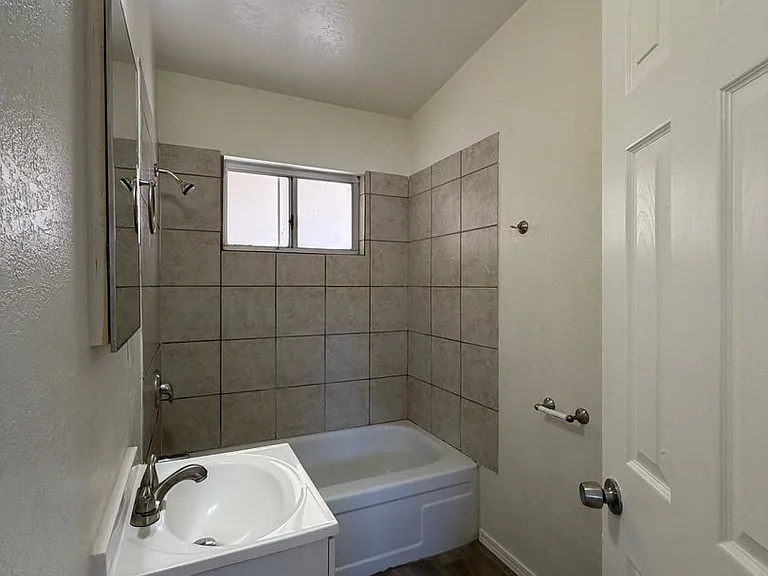 P170 — Photo 17