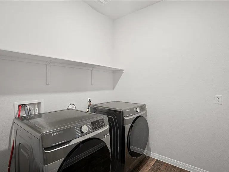 209 Connor Ln — Photo 25