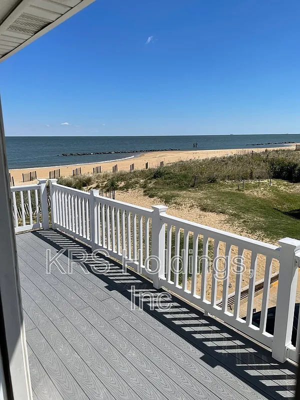 2 bed, 1.0 bath, 985 sqft, $1,695 — Photo 1