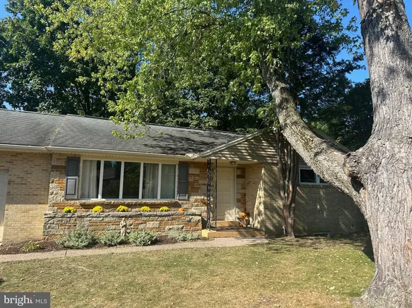 456 Springlake Rd, Harrisburg, PA 17112