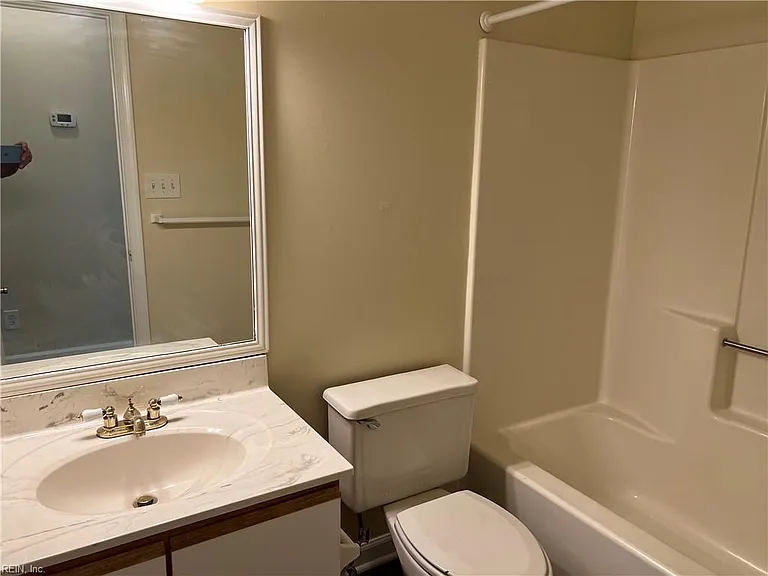 3201 Jade Ct #304 — Photo 18