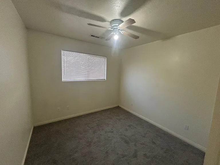 278 E 300 N — Photo 14