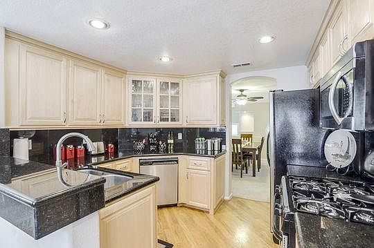 5th image of 551 Mill River Ln